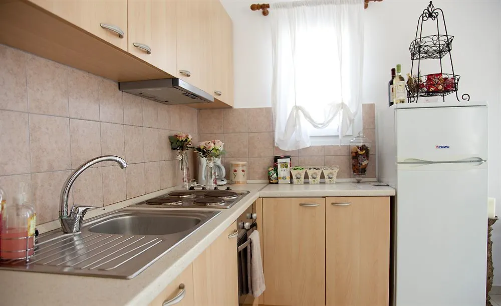 Apartment Eleni'S Village Suites Klouvas Greece