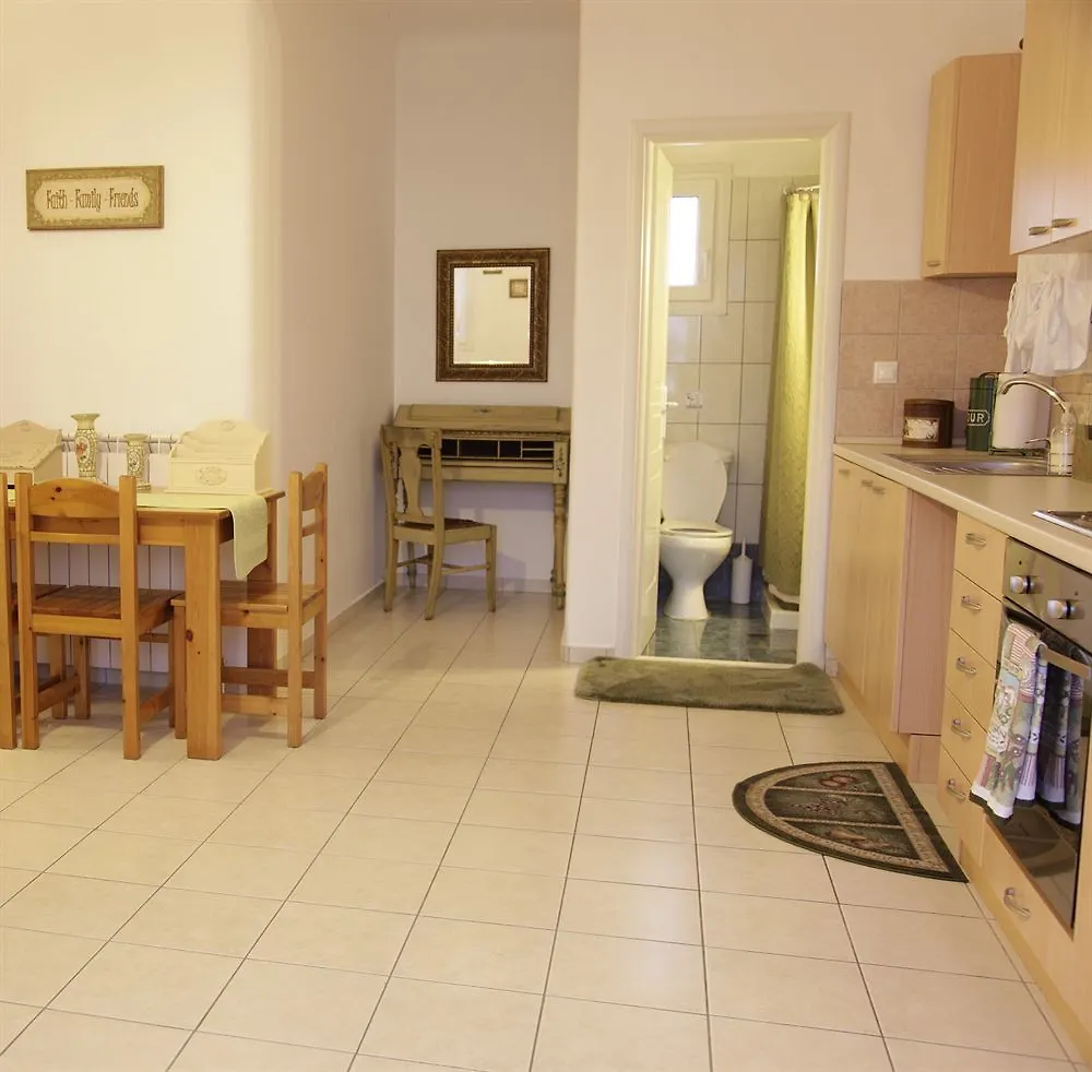 Eleni'S Village Suites Klouvas Greece